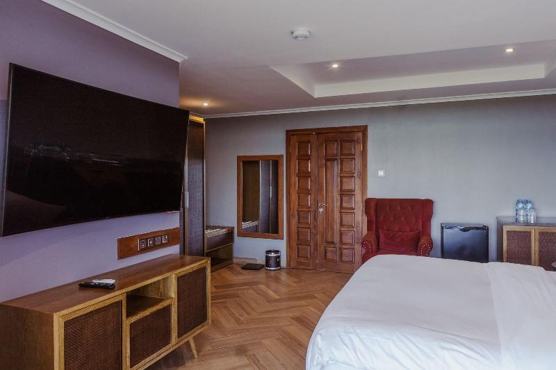 Tanga Beach Resort & Spa image