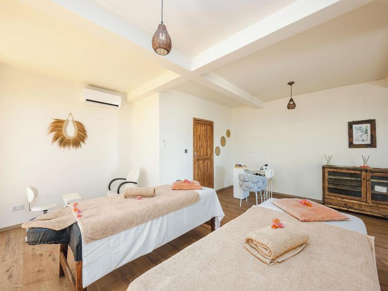Clove Island Villas&Spa image