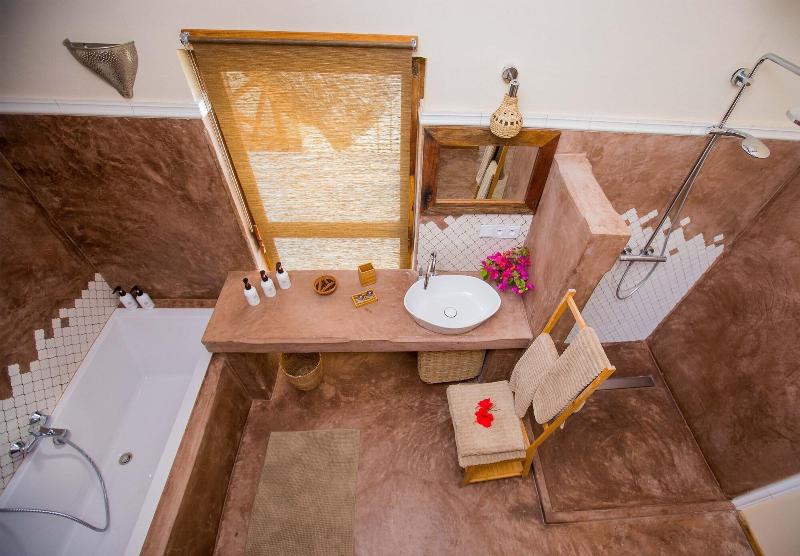 Clove Island Villas&Spa image