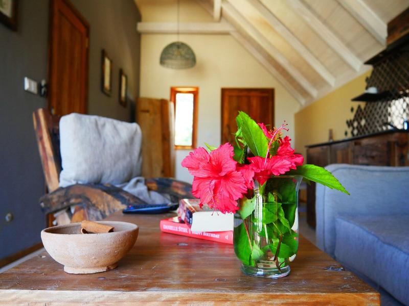 Clove Island Villas&Spa image
