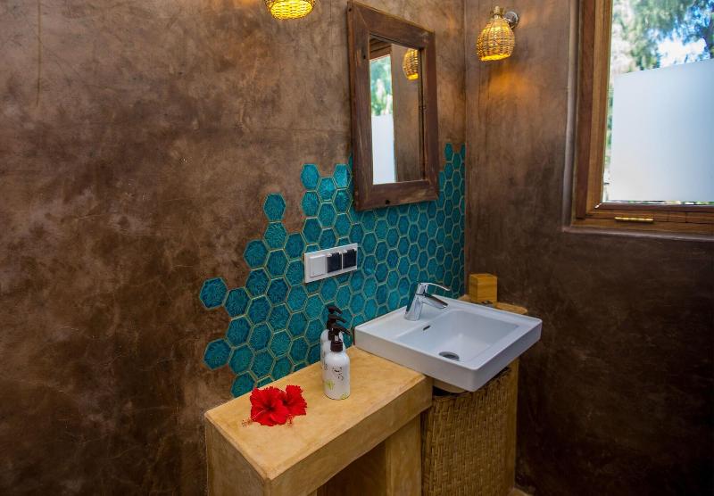 Clove Island Villas&Spa image