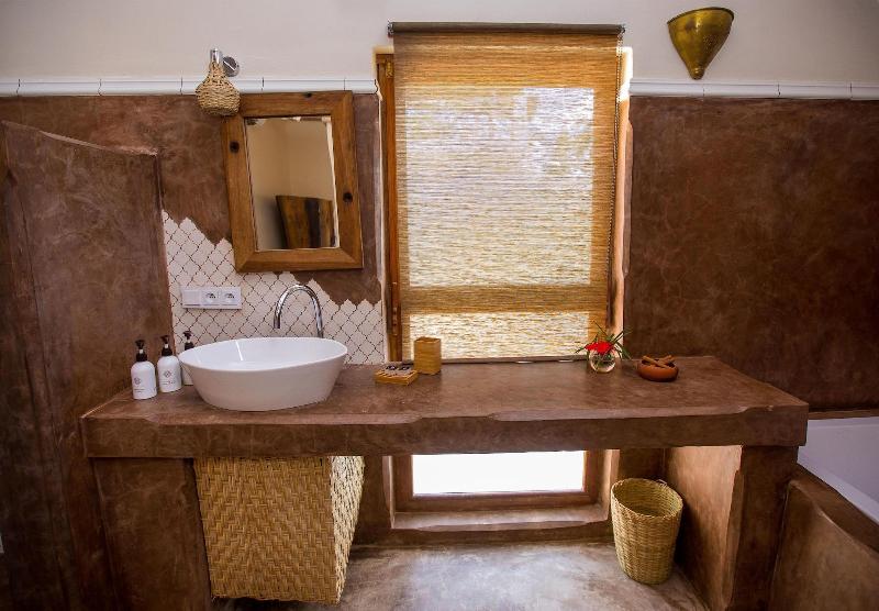 Clove Island Villas&Spa image