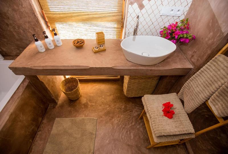 Clove Island Villas&Spa image