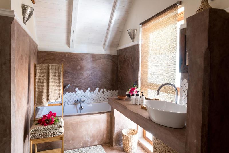 Clove Island Villas&Spa image