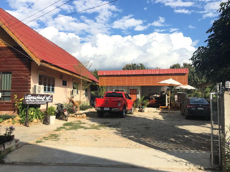Muangchaem House image