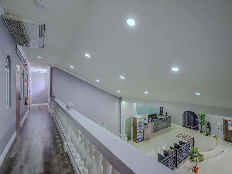 Airport Suites Hotel image
