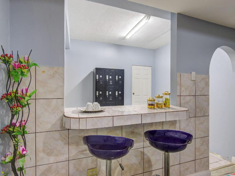 Airport Suites Hotel image