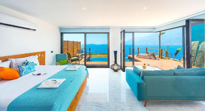 Mandalina Luxury Suites image