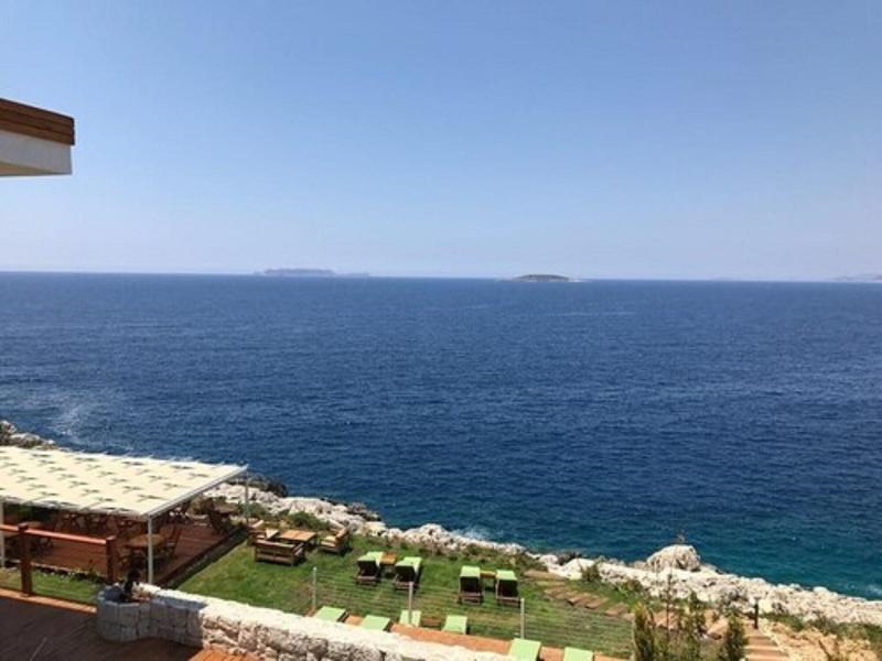Mandalina Luxury Suites image