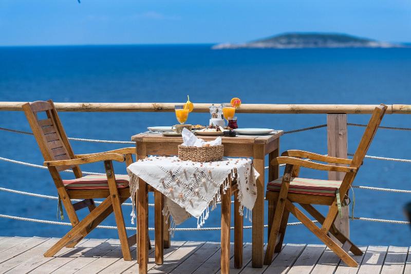 Mandalina Luxury Suites image