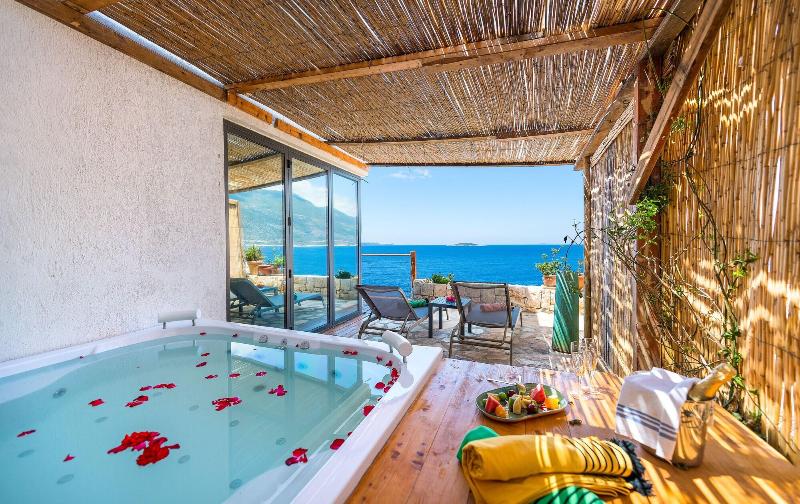 Mandalina Luxury Suites image