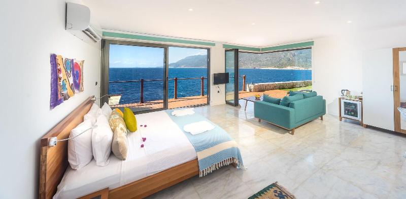 Mandalina Luxury Suites image