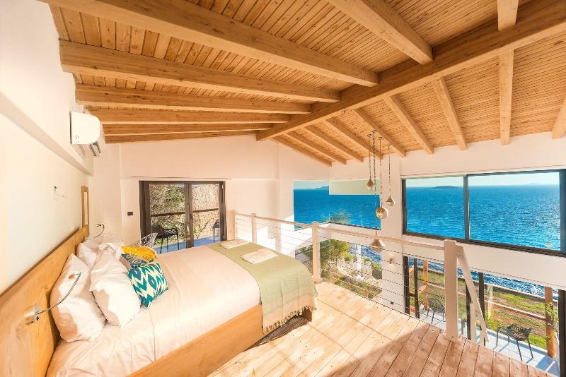 Mandalina Luxury Suites image