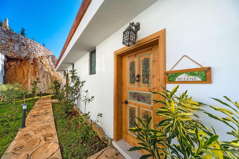 Mandalina Luxury Suites image