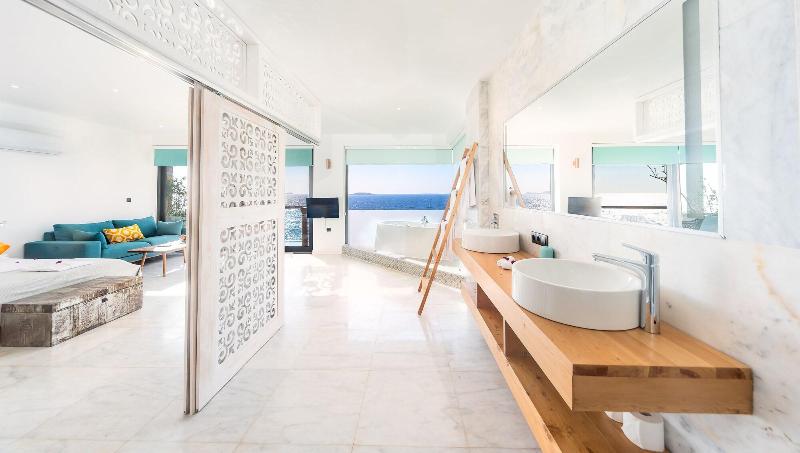 Mandalina Luxury Suites image