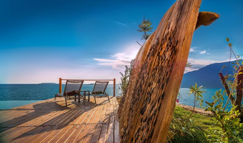 Mandalina Luxury Suites image