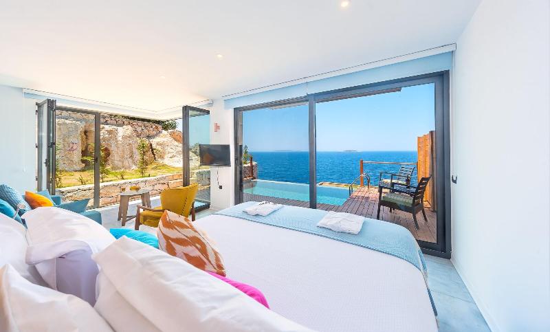Mandalina Luxury Suites image