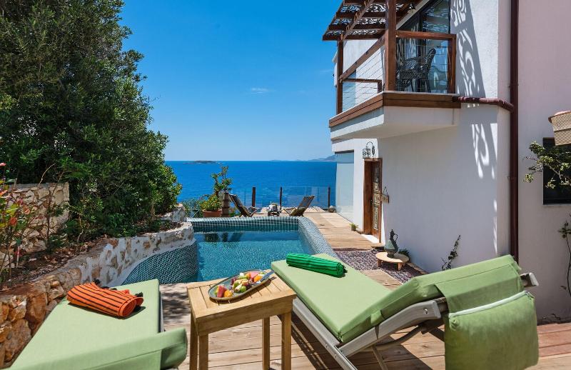 Mandalina Luxury Suites image
