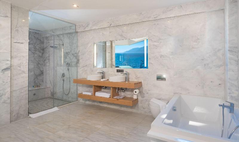 Mandalina Luxury Suites image