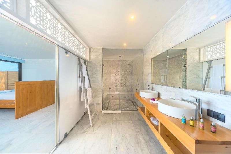 Mandalina Luxury Suites image