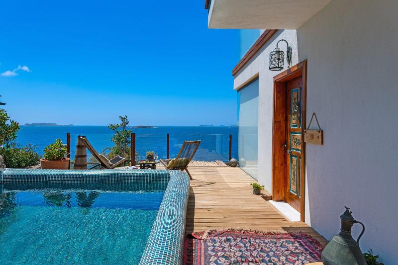 Mandalina Luxury Suites image