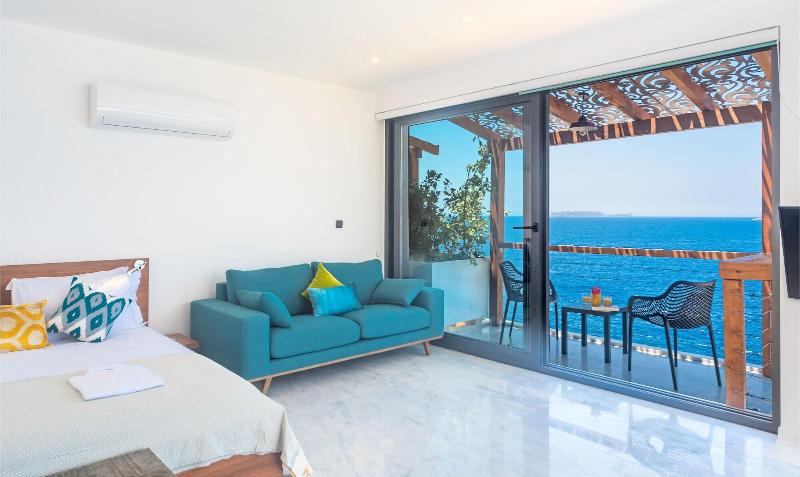 Mandalina Luxury Suites image