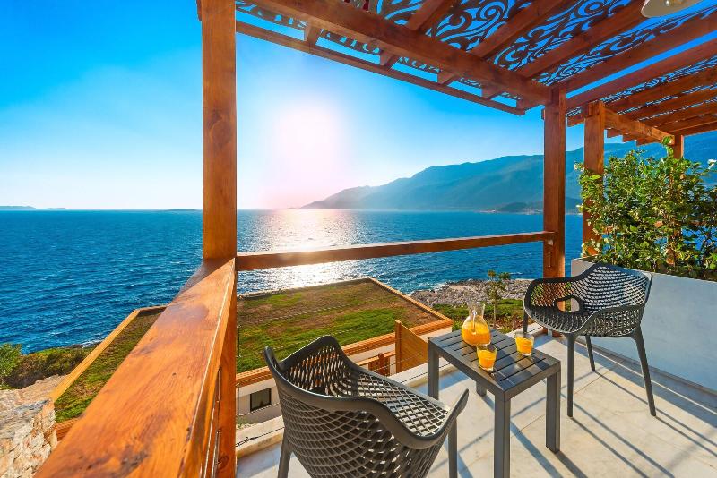 Mandalina Luxury Suites image
