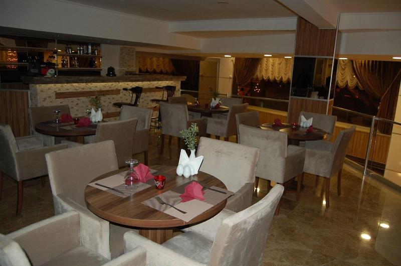 Perama Hotel