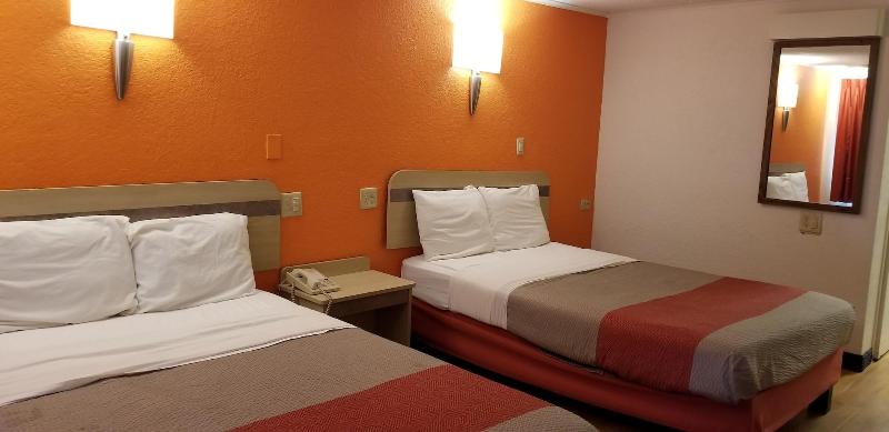 Fairbridge Inn Express London image 5