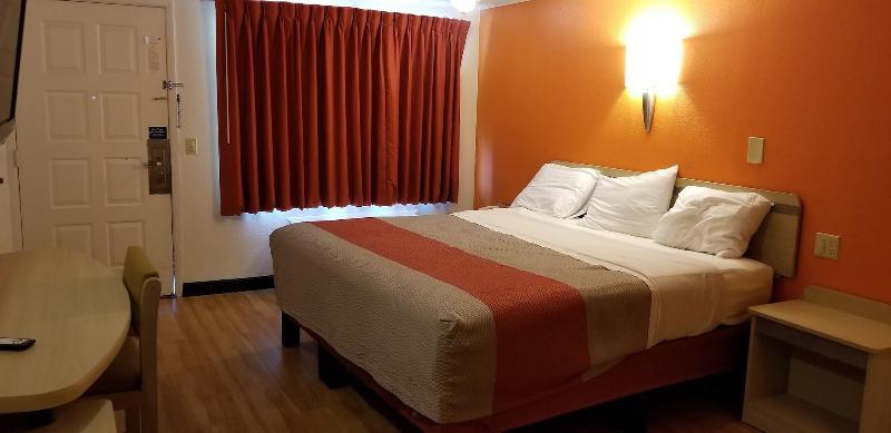 Fairbridge Inn Express London image 4