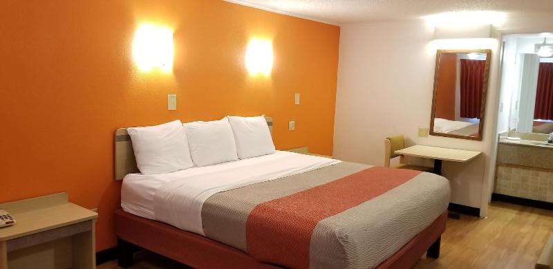 Fairbridge Inn Express London image 7