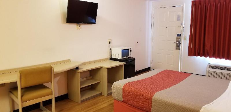 Fairbridge Inn Express London image 3