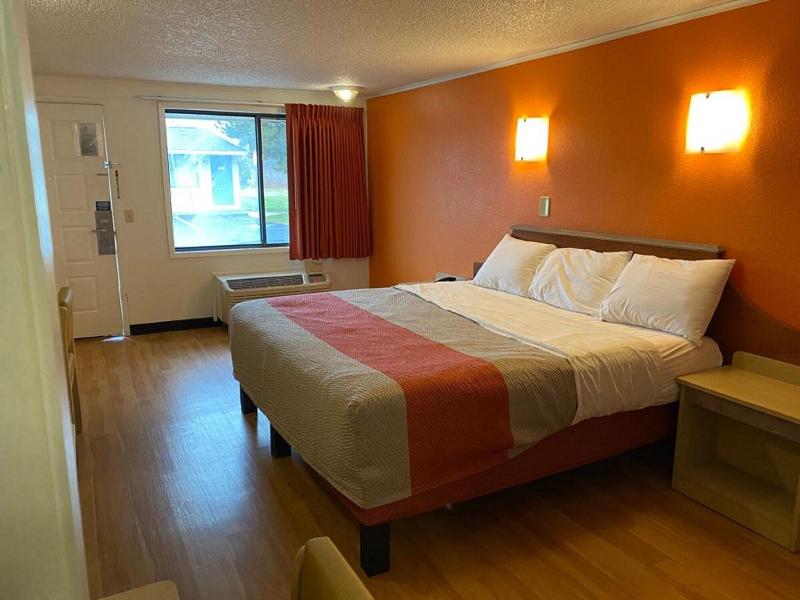 Fairbridge Inn Express London image 2