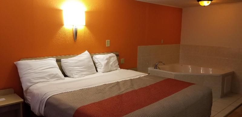 Fairbridge Inn Express London image 10