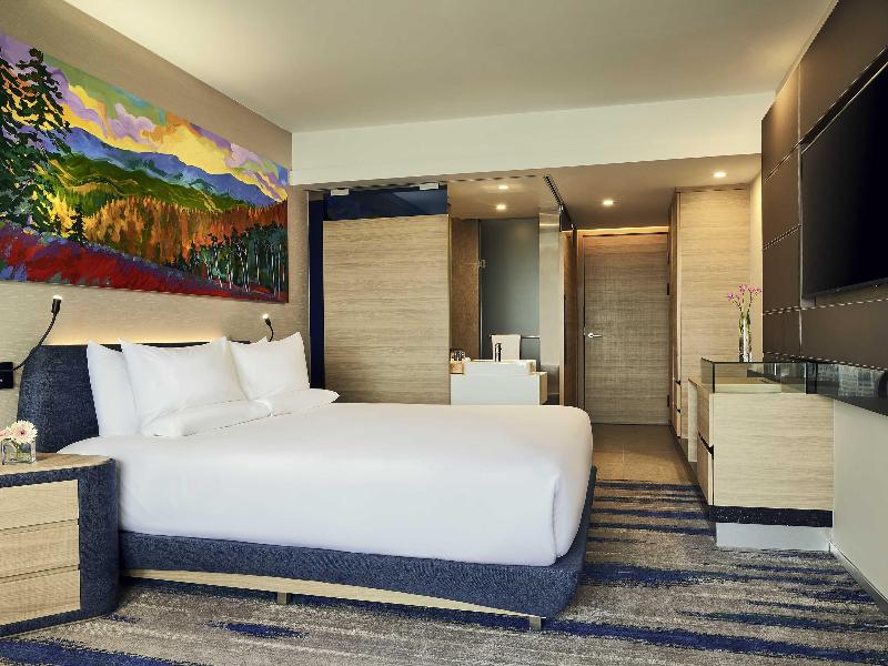Novotel Hanoi Thai Ha image