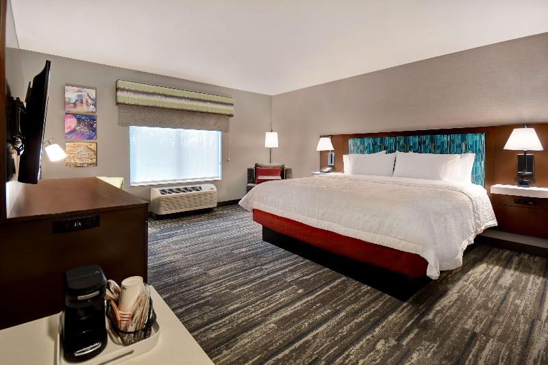 Hampton Inn By Hilton Pleasant View image