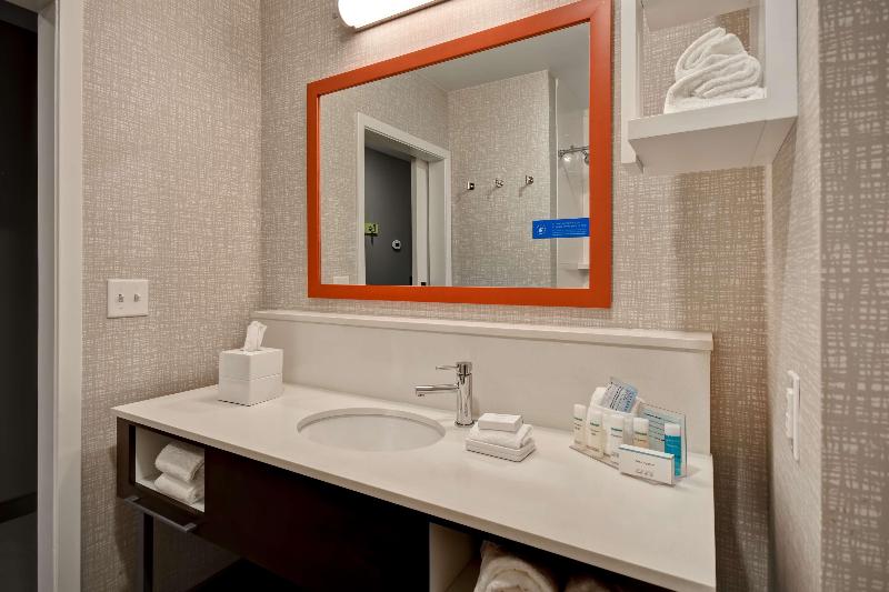 Hampton Inn By Hilton Pleasant View image