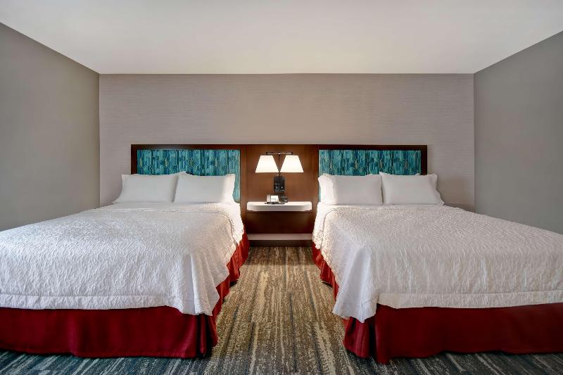 Hampton Inn By Hilton Pleasant View image