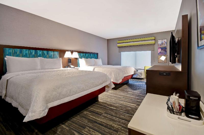 Hampton Inn By Hilton Pleasant View image