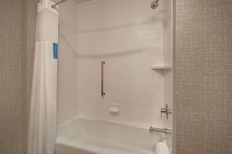 Hampton Inn By Hilton Pleasant View image