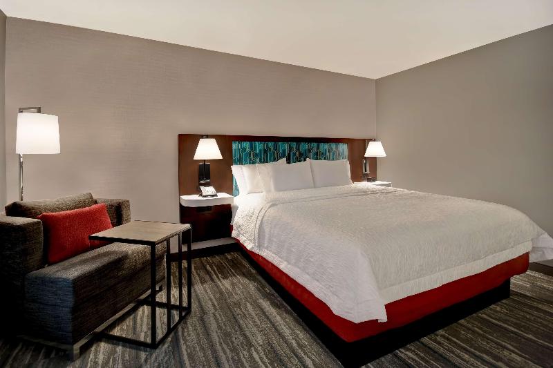 Hampton Inn By Hilton Pleasant View image
