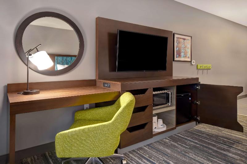Hampton Inn By Hilton Pleasant View image