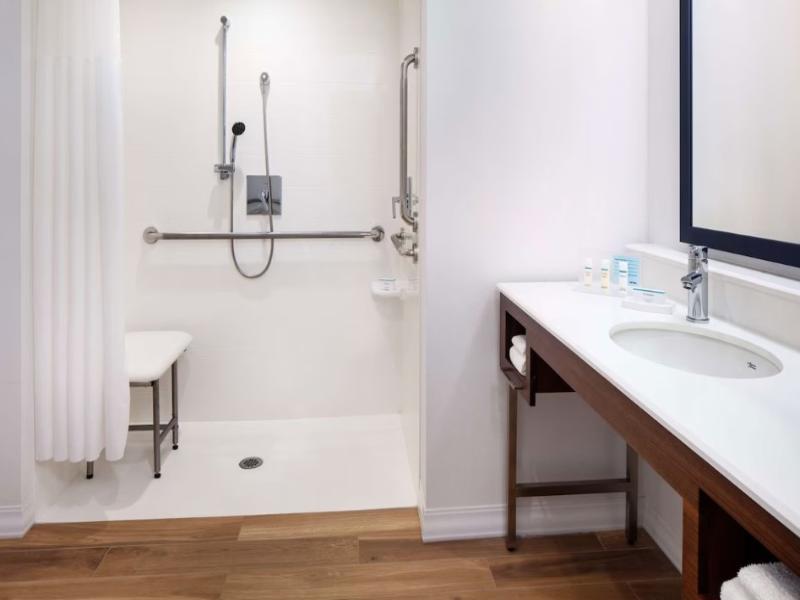Hampton Inn Boston Seaport District image