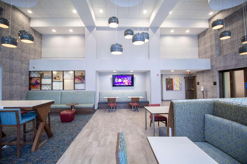 Hampton Inn & Suites By Hilton North Attleboro image