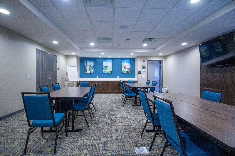 Hampton Inn & Suites By Hilton North Attleboro image