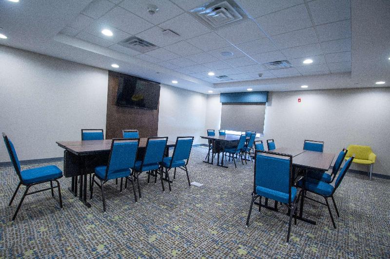 Hampton Inn & Suites By Hilton North Attleboro image