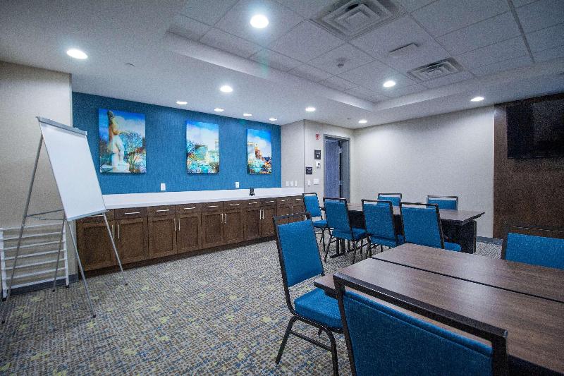 Hampton Inn & Suites By Hilton North Attleboro image