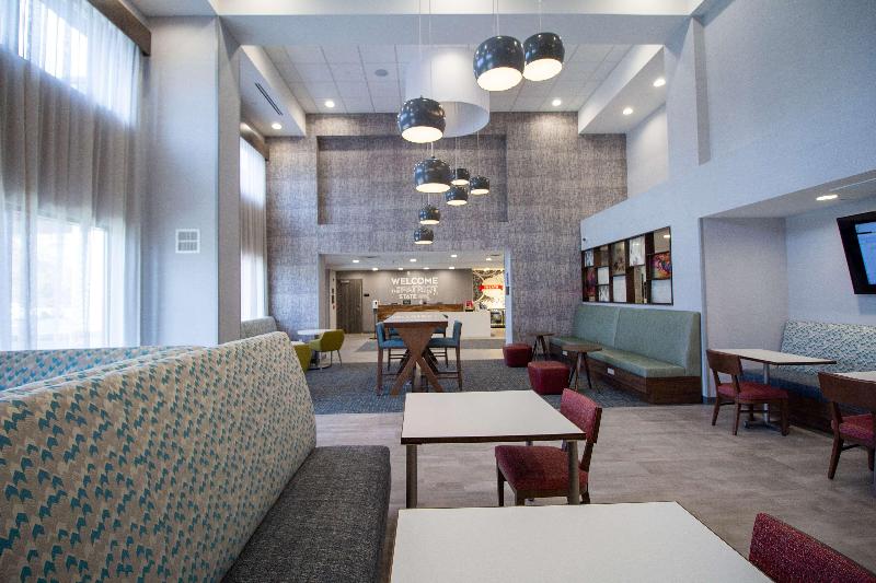 Hampton Inn & Suites By Hilton North Attleboro image