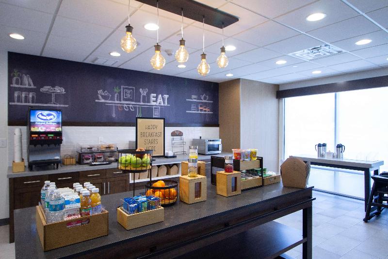 Hampton Inn & Suites By Hilton North Attleboro image