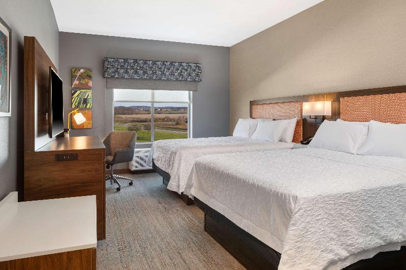 Hampton Inn Circleville image